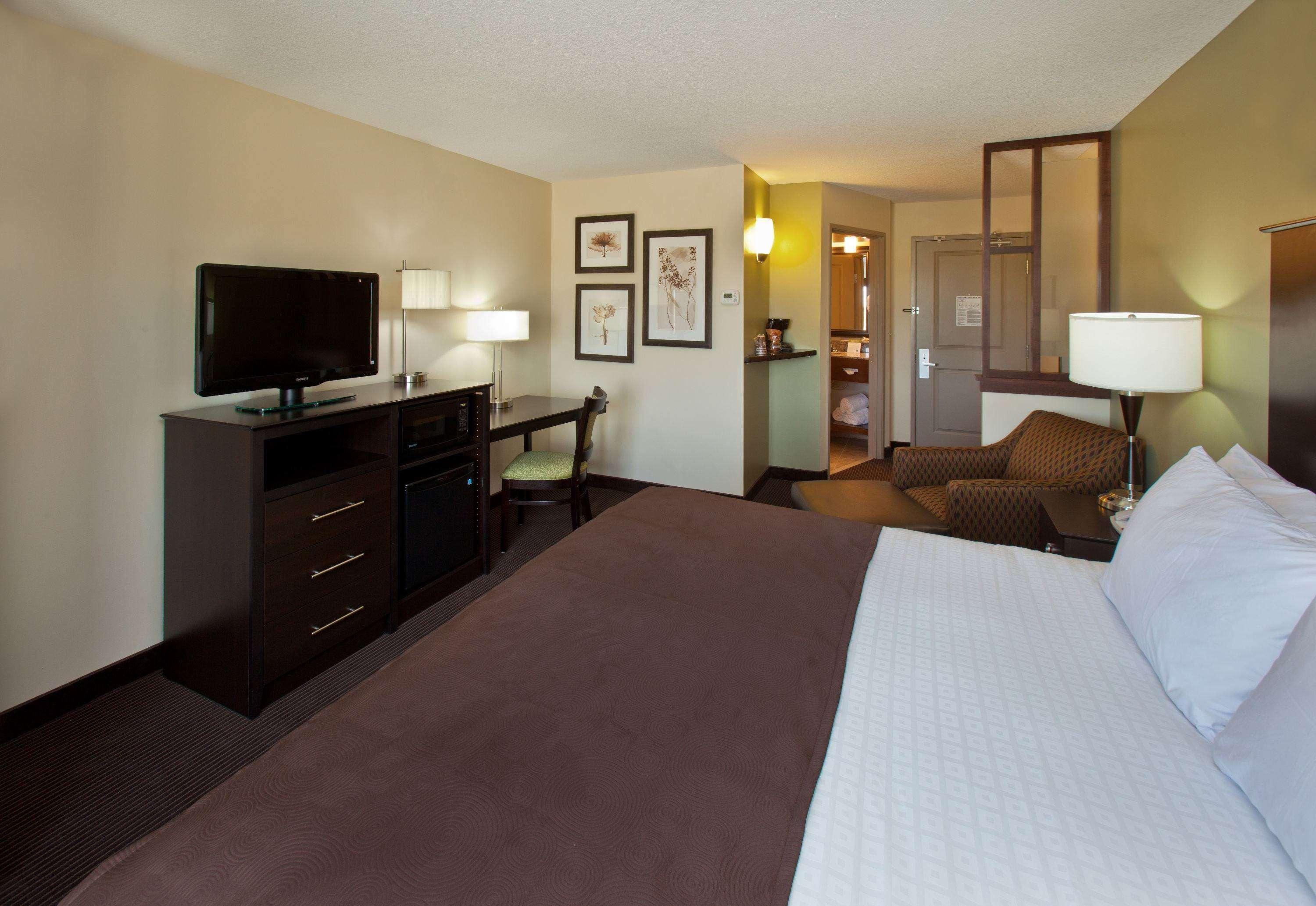Americinn By Wyndham Fairfield Exterior photo