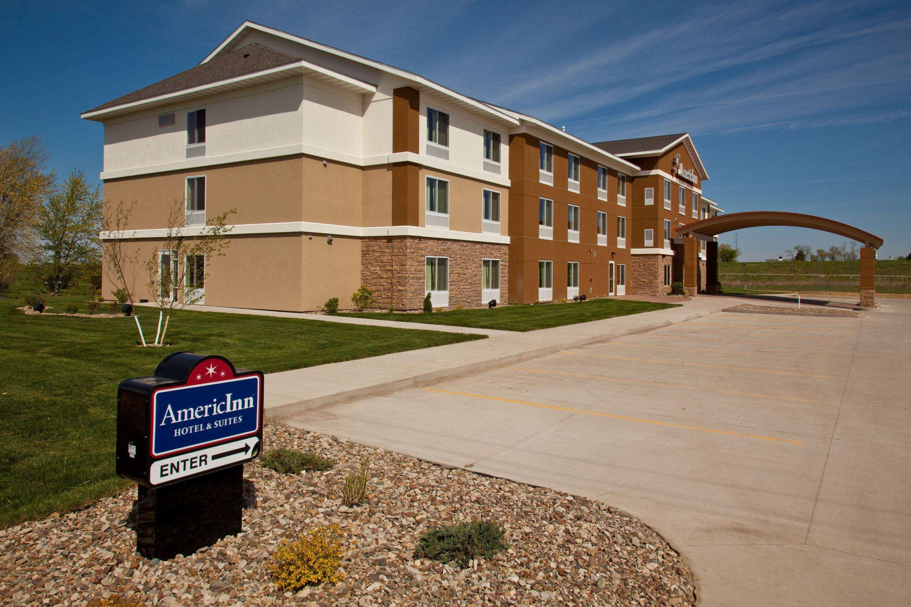 Americinn By Wyndham Fairfield Exterior photo